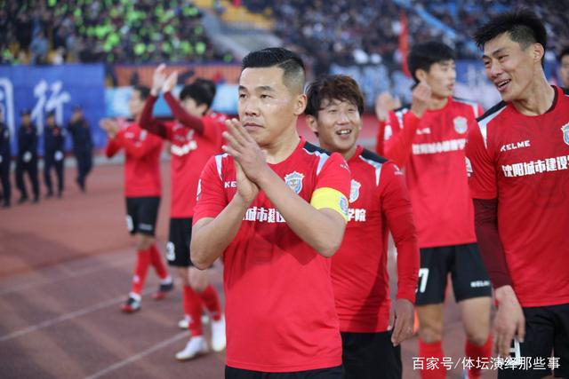 媒体人：中国U17男篮的对抗和体能劣势被无限放大 篮板就是抢不到